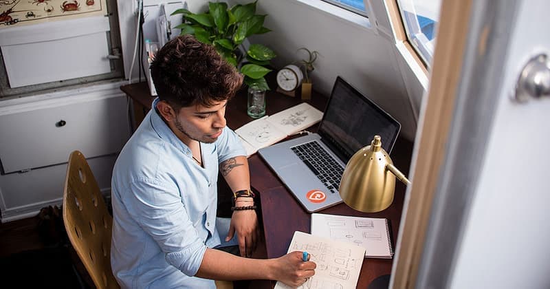 COVID-19 και WFH αύξησαν τις κυβερνοεπιθέσεις σε τράπεζες και ασφαλιστικές εταιρείες work from home tips coronavirus - COVID-19 και WFH αύξησαν τις κυβερνοεπιθέσεις σε τράπεζες και ασφαλιστικές εταιρείες