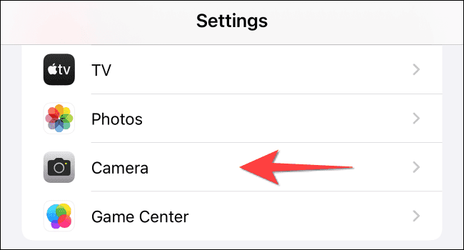 Select the Camera option in Settlings on iPhone 1 - Πώς να απενεργοποιήσετε το αυτόματο Night Mode