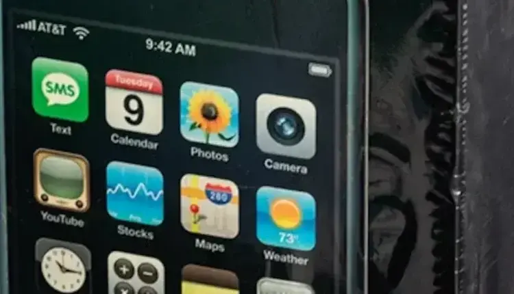 Πωλήθηκε σε δημοπρασία iPhone πρώτης γενιάς για περισσότερα από 63.356 δολάρια