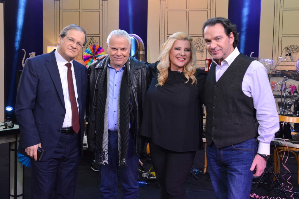 Η ΑΥΛΗ ΤΩΝ ΧΡΩΜΑΤΩΝ 17 - "Μάμπο και γλυκιές πενιές" στην Αυλή των Χρωμάτων! - Digitaltvinfo.gr