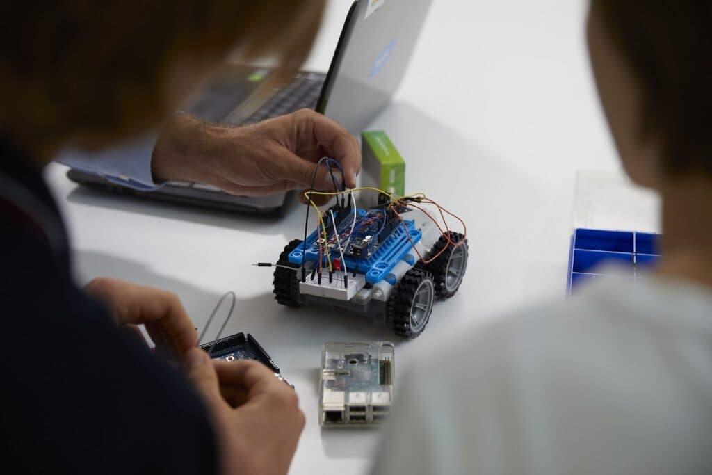 73CS1287 Engino 1024x683 - Πασχαλινές περιπέτειες με δημιουργικό παιχνίδι στην Engino!