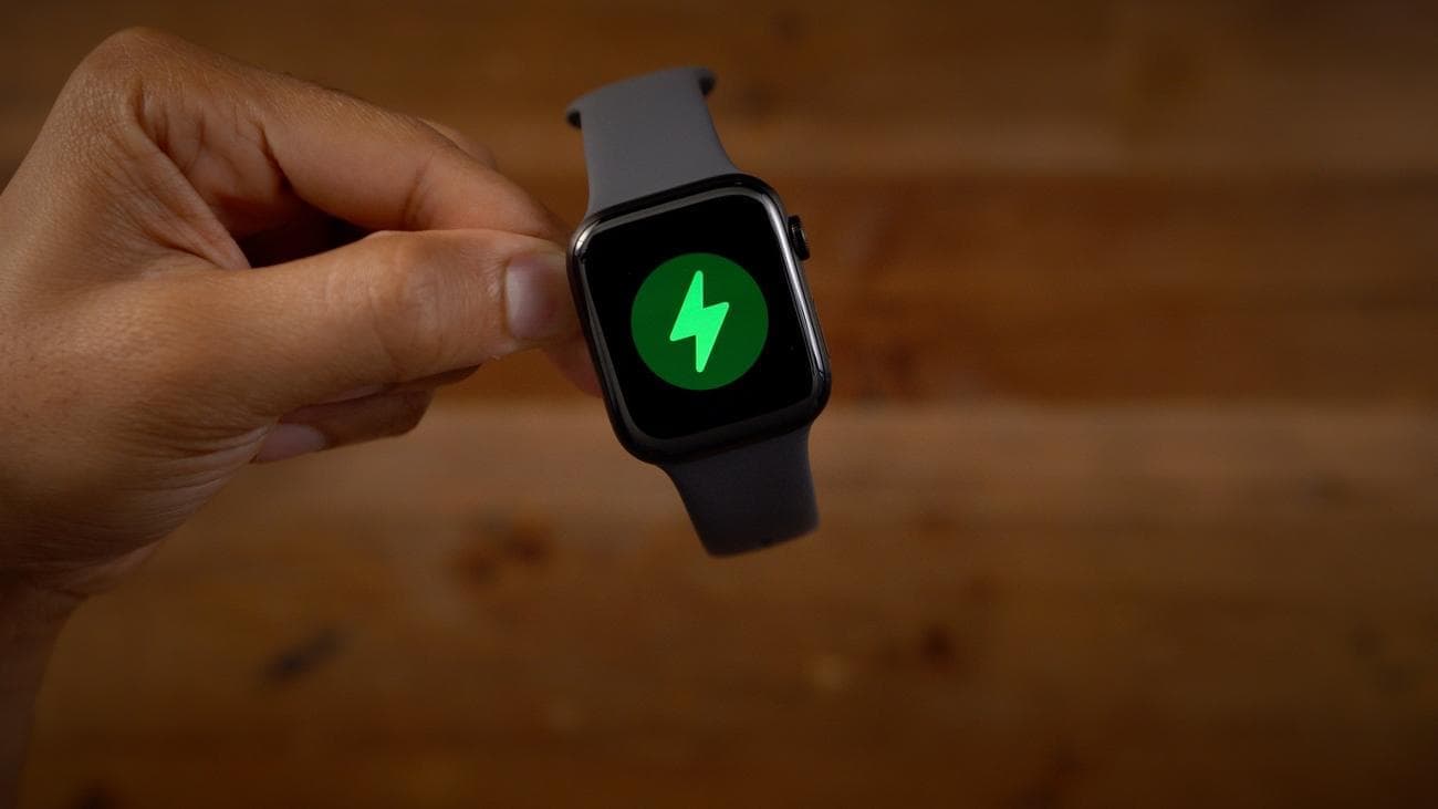 Apple Watch Series 5 battery on charger - Οι καλύτερες εφαρμογές παρακολούθησης ύπνου για το Apple Watch