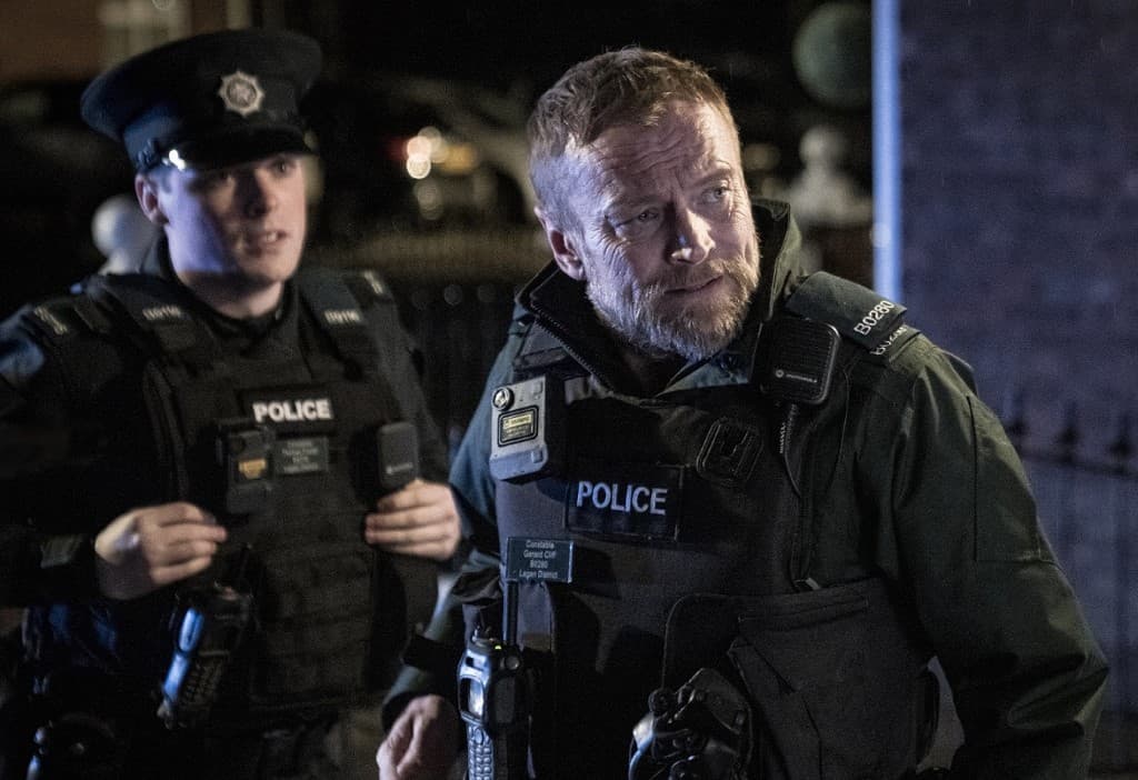 COSMOTE TV Blue Lights - Απρίλιος στην COSMOTE TV με το prequel του «Grease» και 9 ακόμα σειρές - Digitaltvinfo.gr