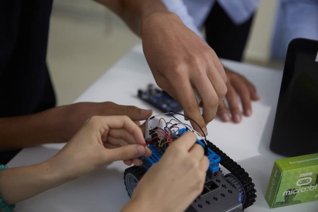 ENGINO73CS1169 1024x683 - Πασχαλινές περιπέτειες με δημιουργικό παιχνίδι στην Engino!