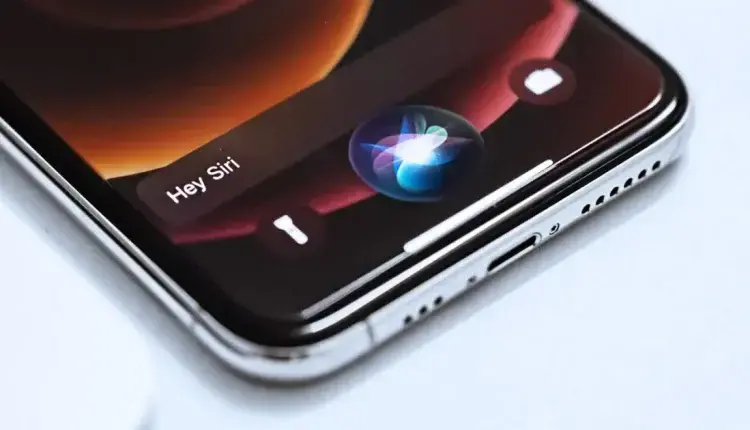 Η Apple θέλει να αναβαθμίσει τη Siri για να απαντάει σαν το ChatGPT!