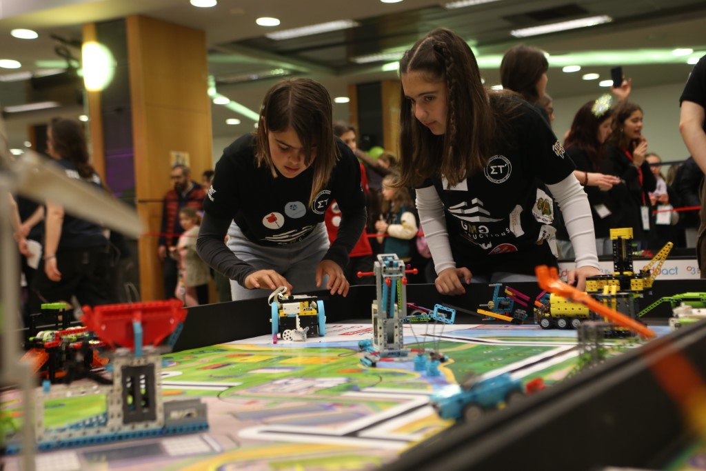 ΤΕΛΙΚΟΣ ΔΙΑΓΩΝΙΣΜΟΣ - Ολοκλήρωση του Πανελλήνιου Τελικού Διαγωνισμού Εκπαιδευτικής Ρομποτικής! - Digitaltvinfo.gr