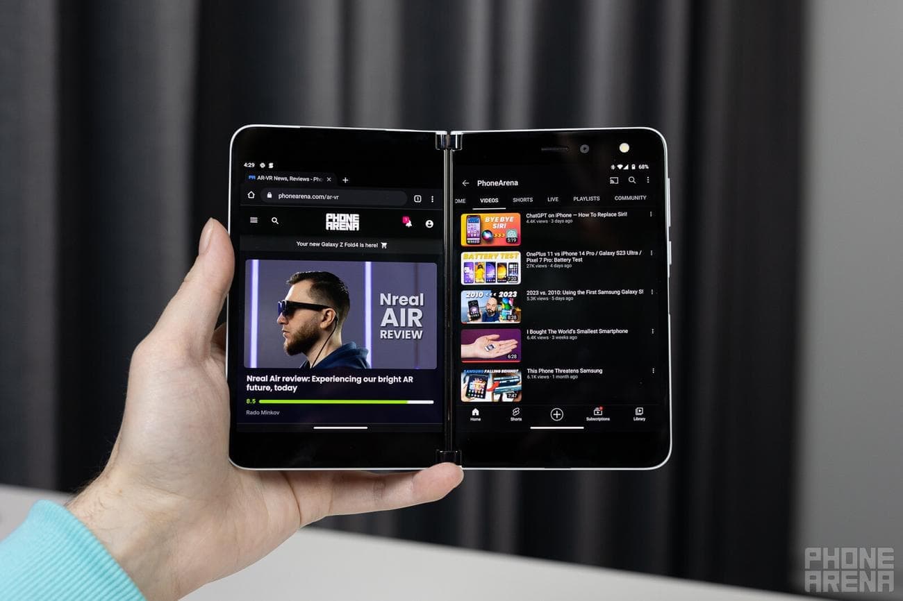 Αυτή τη στιγμή κουνάω το Surface Duo διπλής οθόνης, αλλά αγόρι μου έχω κάποιες κακές στιγμές με αυτό - iPhone 15: Γιατί η Apple δεν 