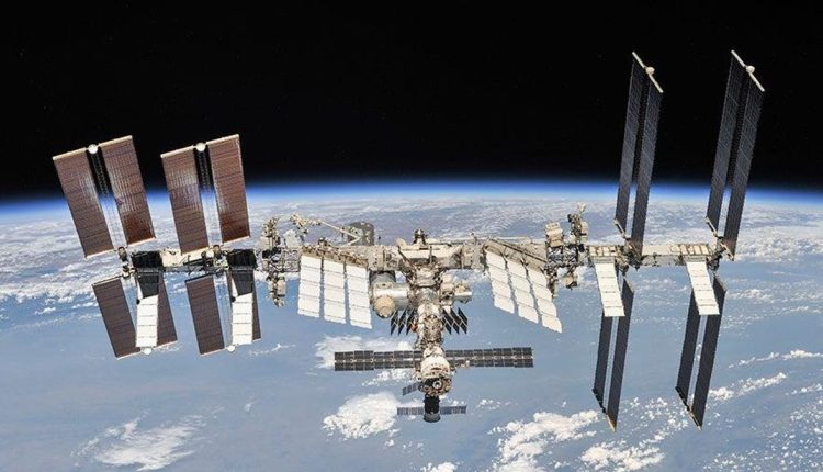 Η απρόθυμη Ρωσία υπόσχεται να συνεχίσει να εργάζεται στον ISS μέχρι το 2028