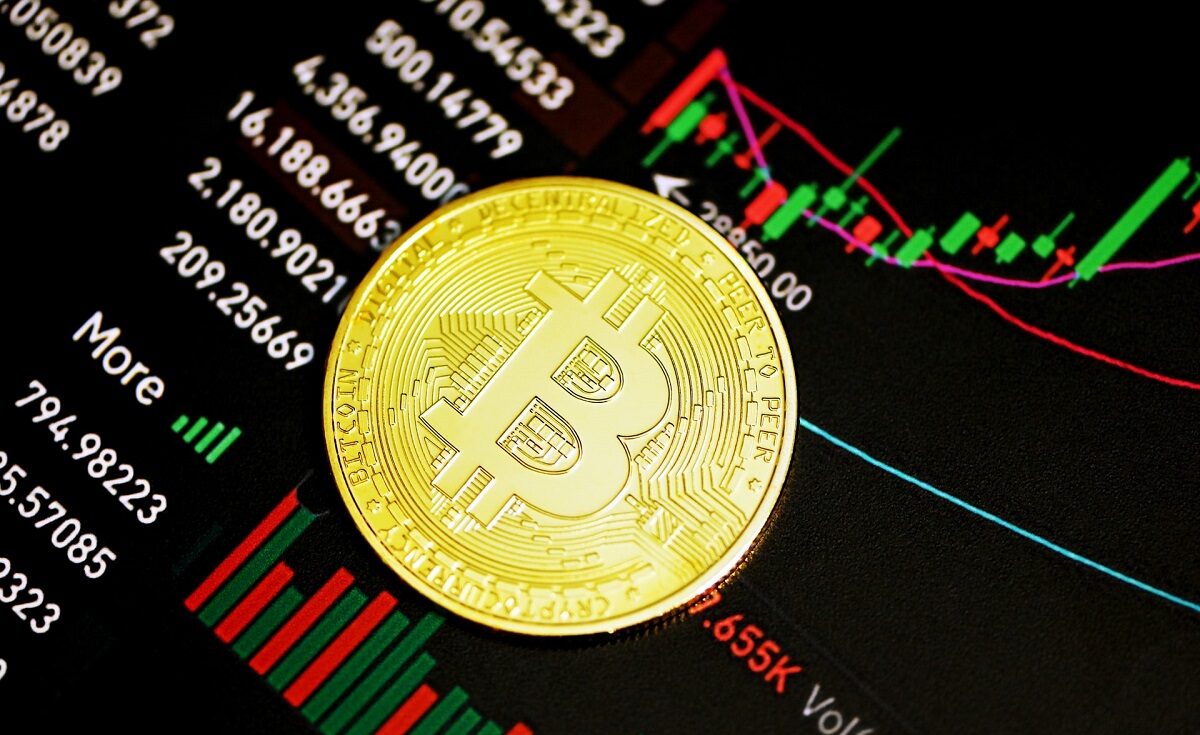 Στο κόκκινο τα Crypto - Χαμηλό 10ημέρου για το Bitcoin