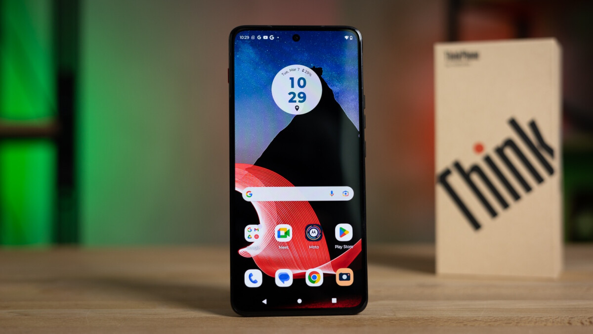 Το Lenovo ThinkPhone της Motorola είναι επιτέλους εδώ... Και δεν είναι τόσο ακριβό
