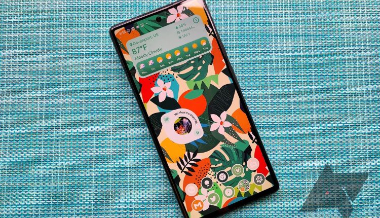 Google Pixel 6 running Android 13 with Smart Launcher 5