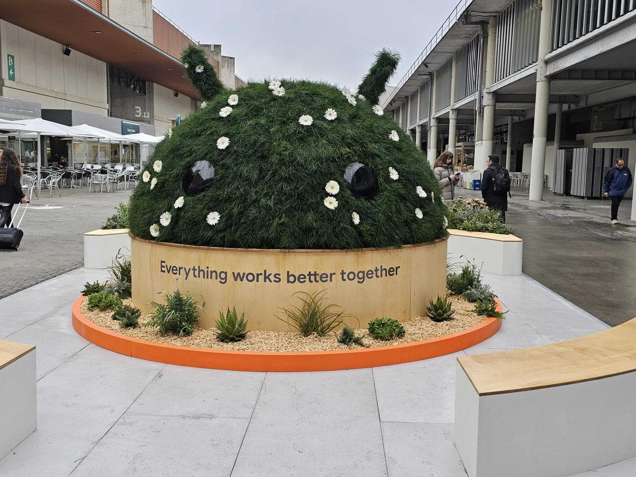 Περίπτερο Android της Google στο MWC 2023 στη Βαρκελώνη.