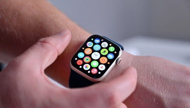 Θύμα που εγκαταλείφτηκε μετά από τροχαίο πιστώνει το Apple Watch Fall Detection που του έσωσε τη ζωή