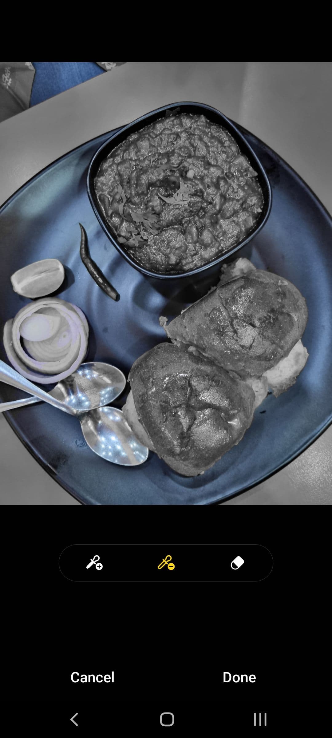 Adding color to an image using the Color Spot feature in Samsung Gallery