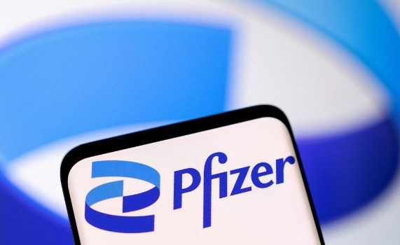 Pfizer: Στη μάχη κατά του καρκίνου τα έσοδα από την Covid-19 διαβεβαιώνει ο Άλμπερτ Μπουρλά