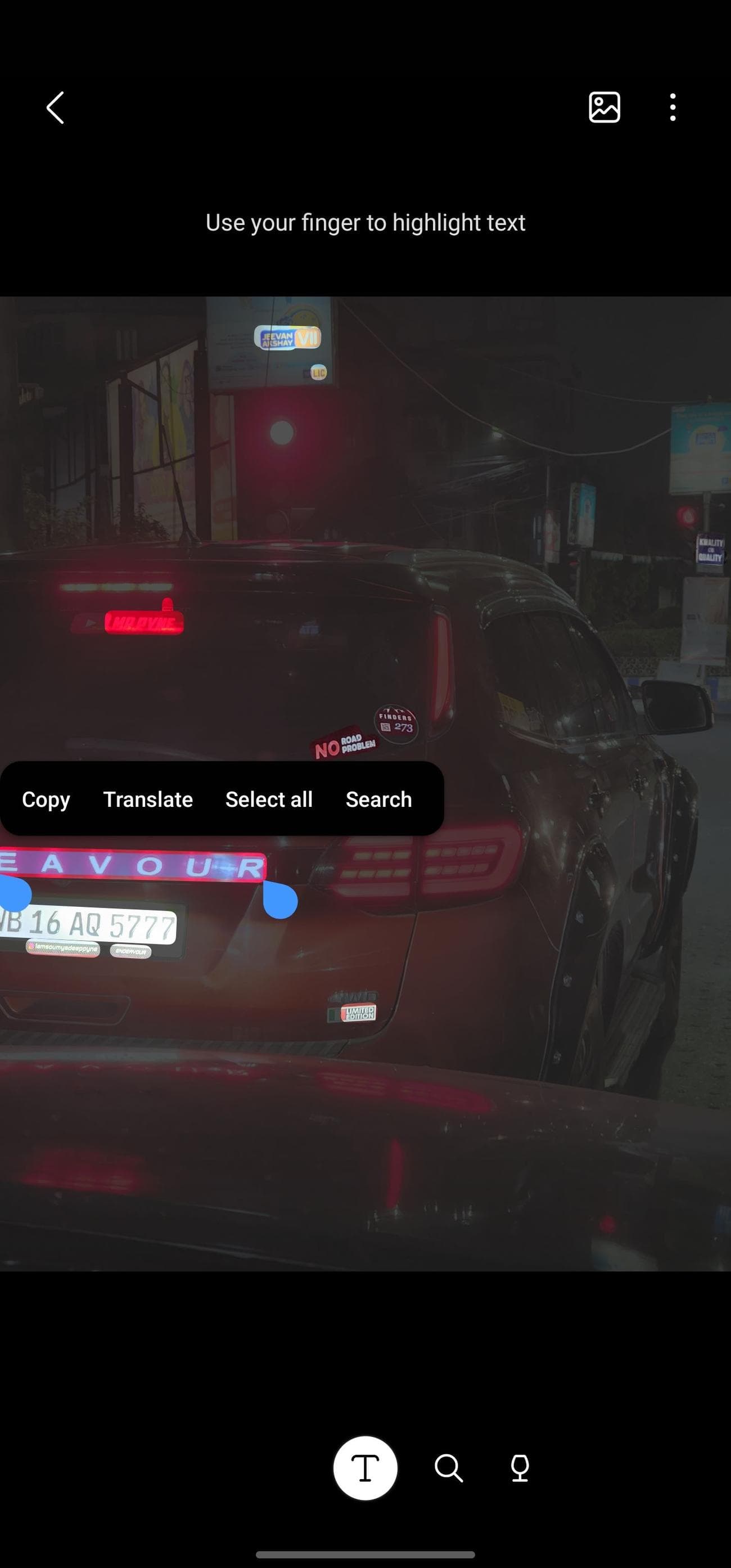 Using Bixby Vision to take some text out of a photo in Samsung Gallery