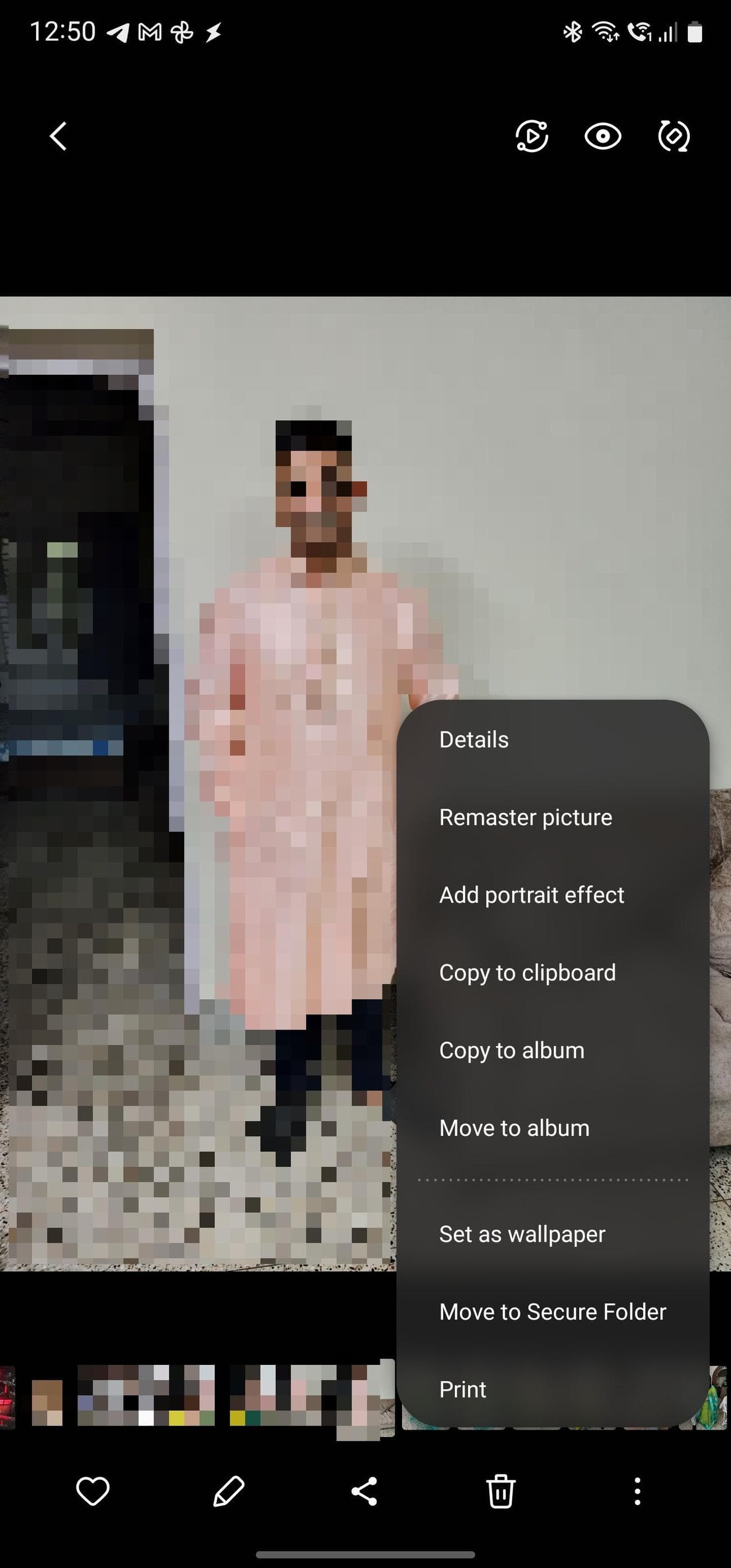 A photo's settings in Samsung Gallery