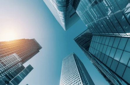 H Νέα Υόρκη βυθίζεται από το βάρος των ουρανοξυστών της