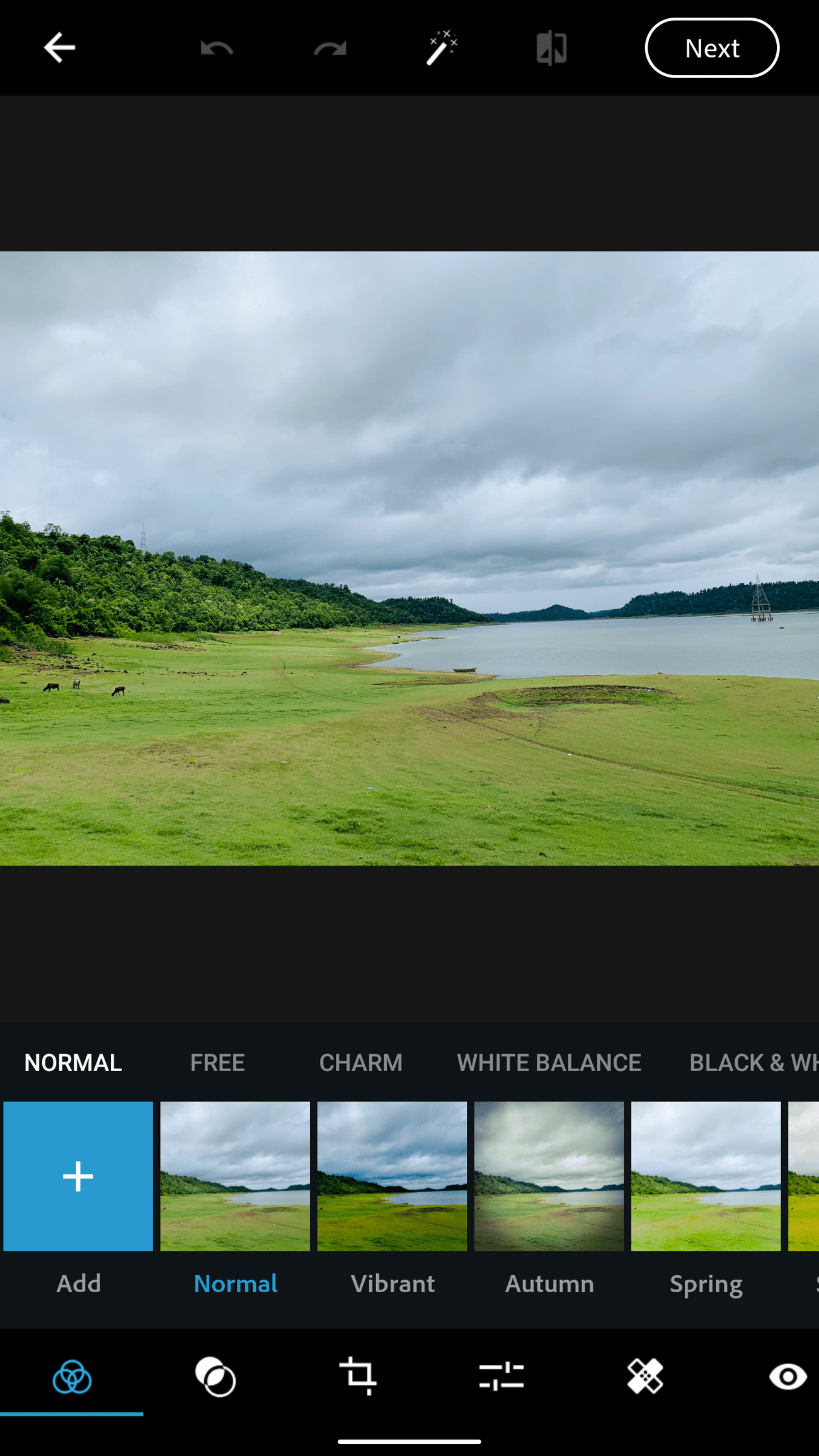 Ένα στιγμιότυπο οθόνης του Adobe Photoshop Express που δείχνει φίλτρα.