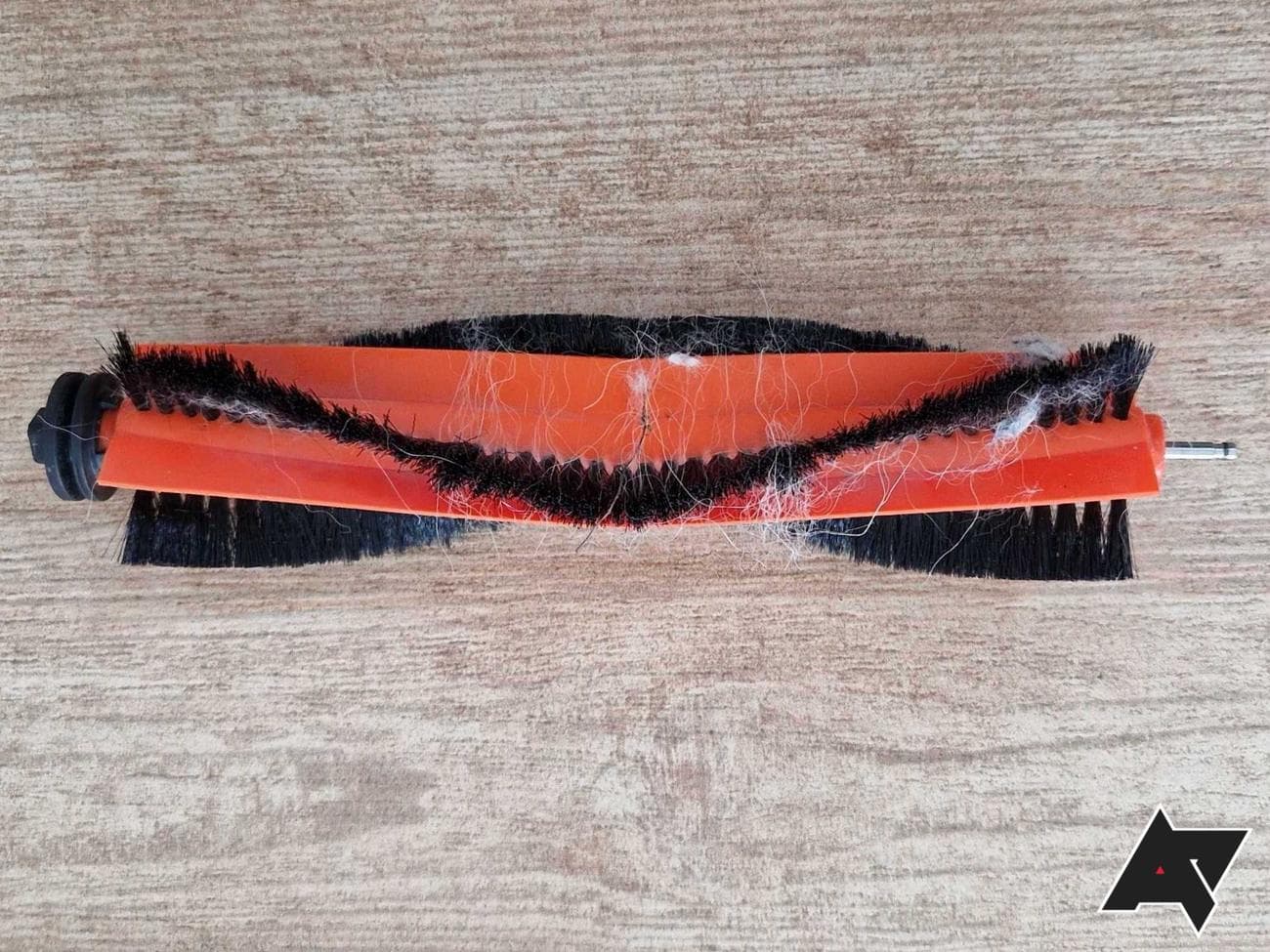 Άποψη της κύριας βούρτσας Dreame D9 Max μετά από μια συνεδρία καθαρισμού