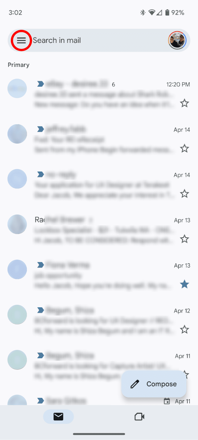 την εφαρμογή Gmail με τονισμένο το κουμπί μενού