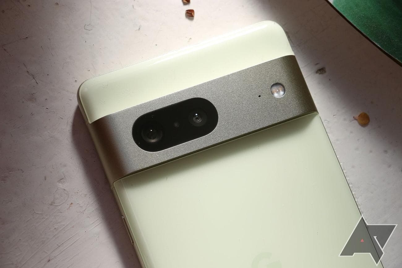 , Battle of the ‘small’ flagships, TechWar.gr