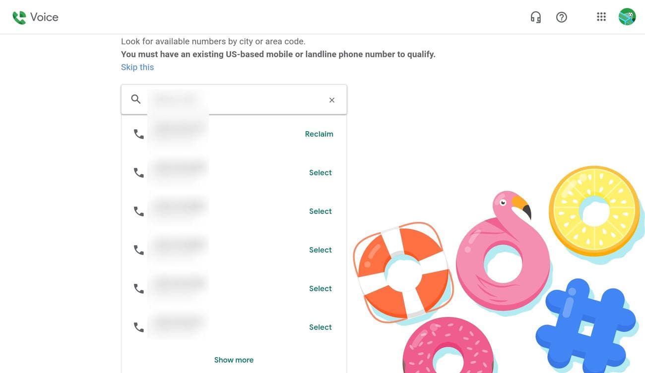 Μια λίστα πιθανών αριθμών τηλεφώνου με ένα κουμπί επιλογής στα δεξιά τους στον ιστότοπο του Google Voice