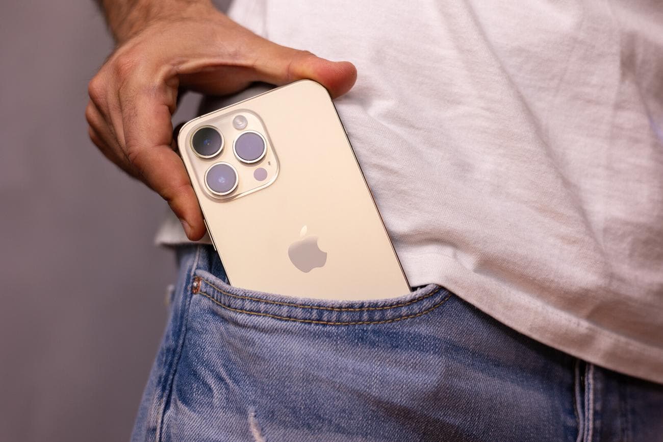 Το iPhone 14 Pro Max σε χρυσό (Πηγή εικόνας - PhoneArena) - χρώματα iPhone 15: τι να περιμένετε