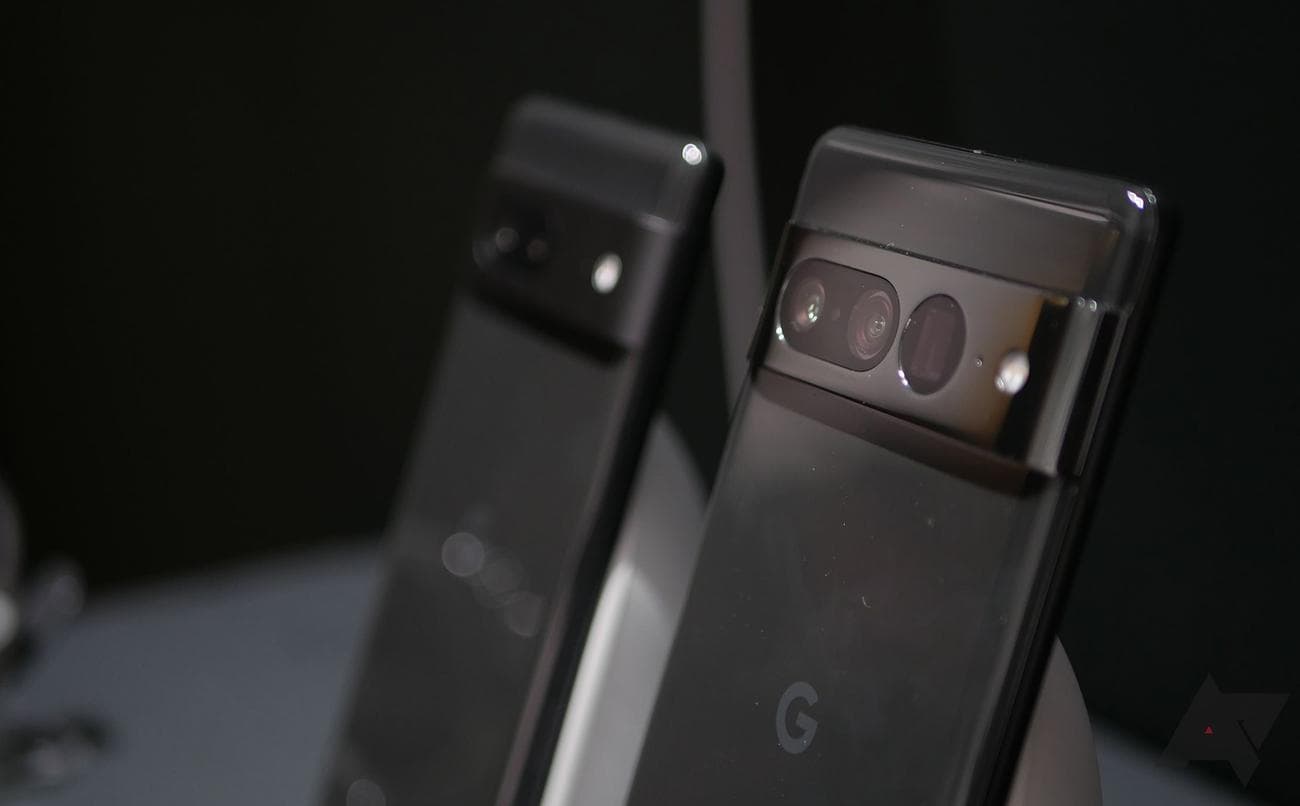 pixel-7-pro-black-pair