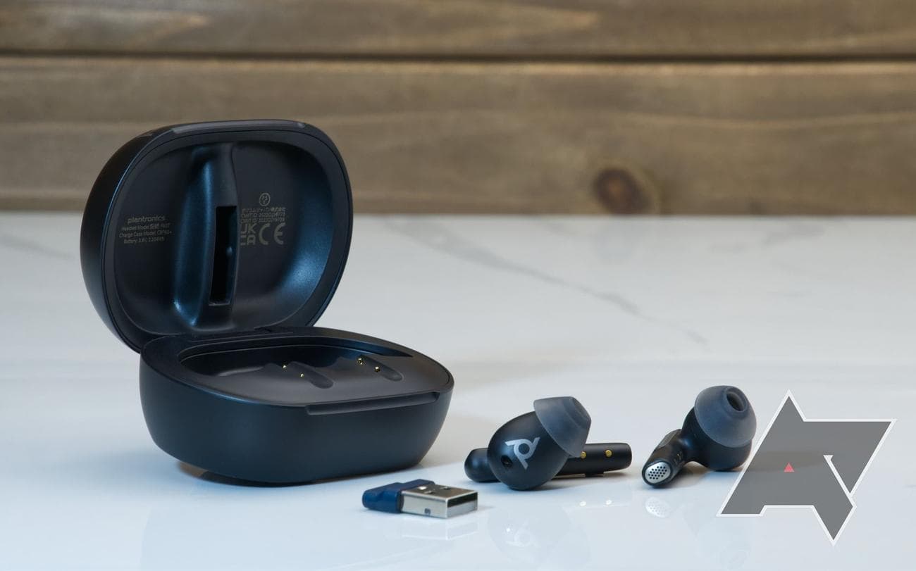 poly-voyager-free-60-plus-earbuds-case-open-buds-out-1