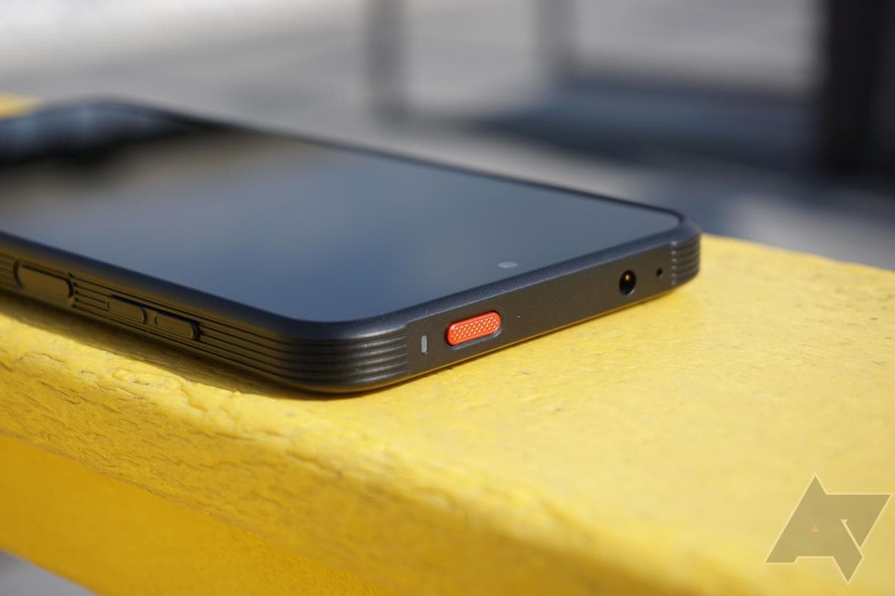 samsung-xcover6-pro-top