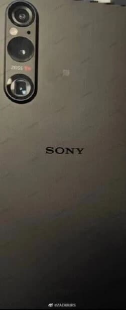 Το Render του Sony Xperia 1 V που θα παρουσιαστεί την επόμενη Πέμπτη - Η διαφημιστική πινακίδα Sony Xperia 1 V προτείνει τη χρήση νέου αισθητήρα εικόνας αιχμής