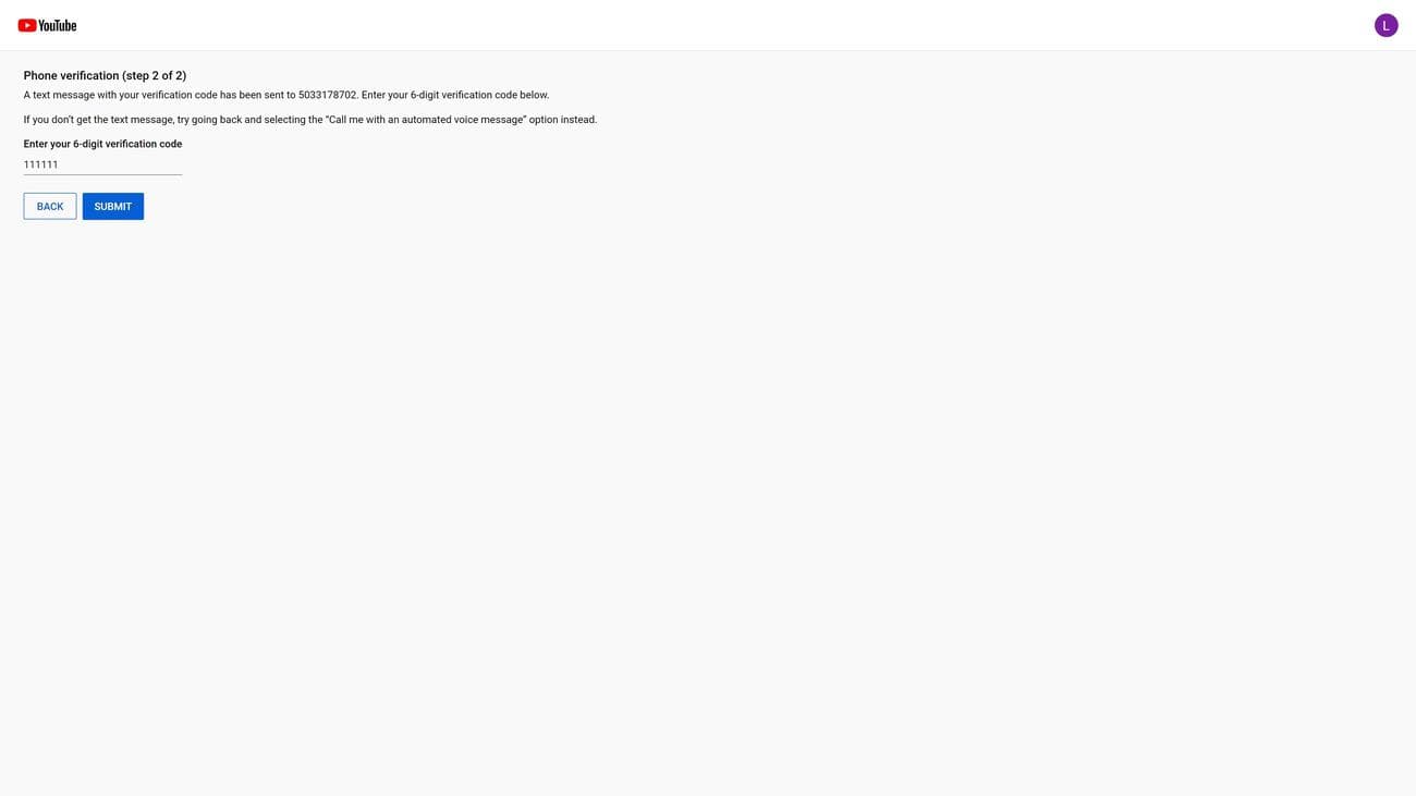 Το στιγμιότυπο οθόνης δείχνει τη δεύτερη σελίδα στη διαδικασία επαλήθευσης YouTube.  Υπάρχει η επιλογή εισαγωγής του εξαψήφιου αριθμού επαλήθευσης καθώς και του κουμπιού «ΥΠΟΒΟΛΗ».