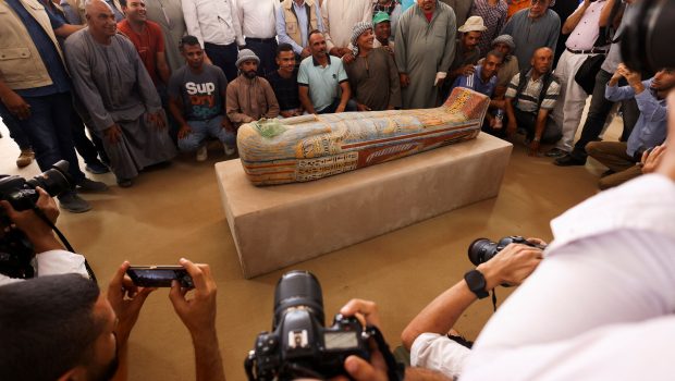 Αίγυπτος: Νεκροτομεία μουμιοποίησης ανθρώπων και ζώων ήρθαν στο φως έξω από το Κάιρο