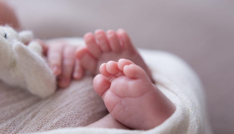 Ακόμη και η πρώιμη χρήση κάνναβης κατά τη διάρκεια της εγκυμοσύνης μπορεί να συρρικνώσει τα μωρά
