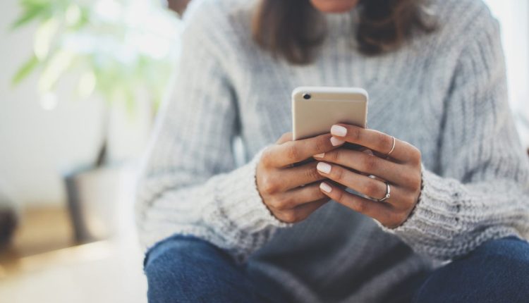 Γραμμή βοήθειας για διαταραχές πρόσληψης τροφής για αντικατάσταση του ανθρώπινου προσωπικού με AI Chatbot
