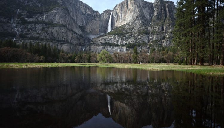 Δημοφιλή κάμπινγκ Yosemite κλειστά για δεύτερη ημέρα εν μέσω κινδύνου πλημμύρας από χιονοπτώσεις
