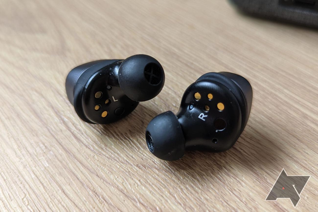 Sennheiser Momentum True Wireless 3 headphones 1