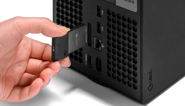 Επίσημη μείωση τιμής για τις κάρτες επέκτασης χώρου των Xbox Series X|S