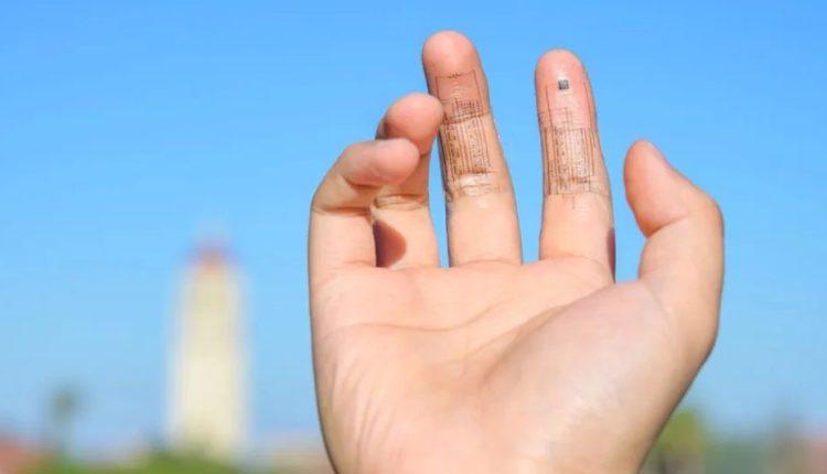 Ερευνητές δημιούργησαν «ηλεκτρονικό δέρμα» που μιμείται την αίσθηση της αφής