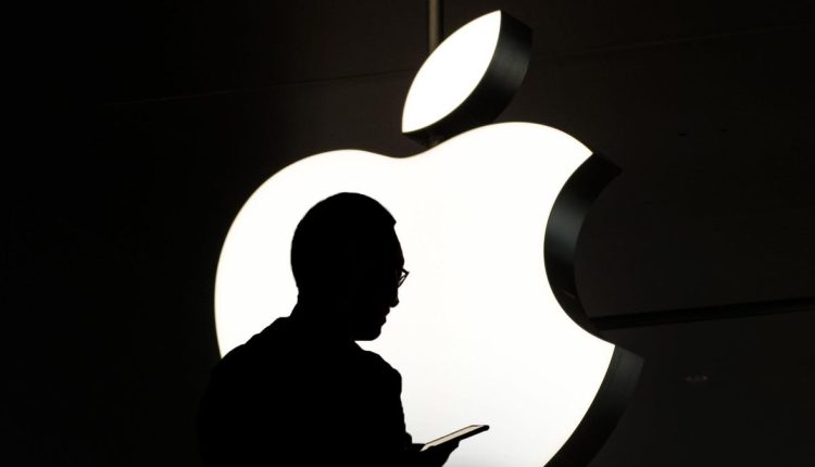 Η Apple χτίζει το δικό της AI, απαγορεύει το προσωπικό από το ChatGPT
