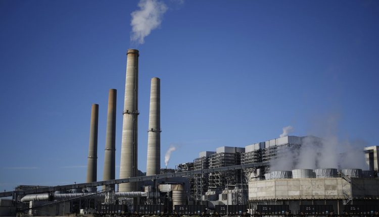 Η EPA αυστηροποιεί τα πρότυπα ρύπανσης για τους σταθμούς ηλεκτροπαραγωγής, με ένα μεγάλο κενό για τον άνθρακα και το φυσικό αέριο
