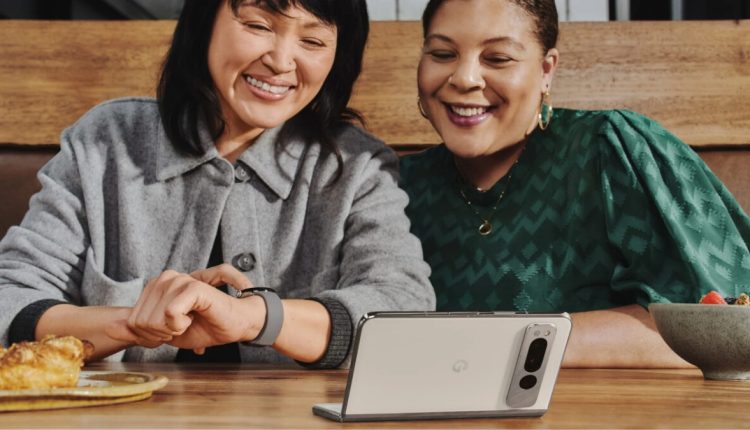 Η Google επιβεβαιώνει ότι μια δεύτερη αναδιπλούμενη συσκευή βρισκόταν στα σκαριά, αλλά δεν έκανε την περικοπή
