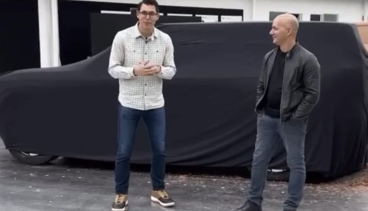 Η Rivian προσφέρει μια γεύση από το σχήμα του ηλεκτρικού SUV R2
