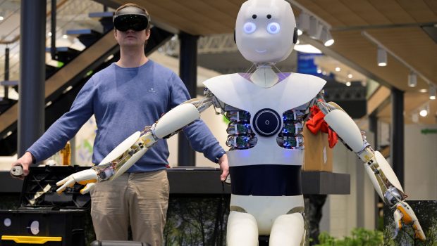 Η Γερμανία «γερνάει» και προσλαμβάνει ρομπότ - Πόσο απειλούνται οι δουλειές μας;