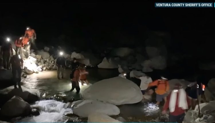 Η δορυφορική αποστολή μηνυμάτων του iPhone 14 οδηγεί διασώστες σε ομάδα εφήβων που έχουν εγκλωβιστεί στο φαράγγι της Santa Paula