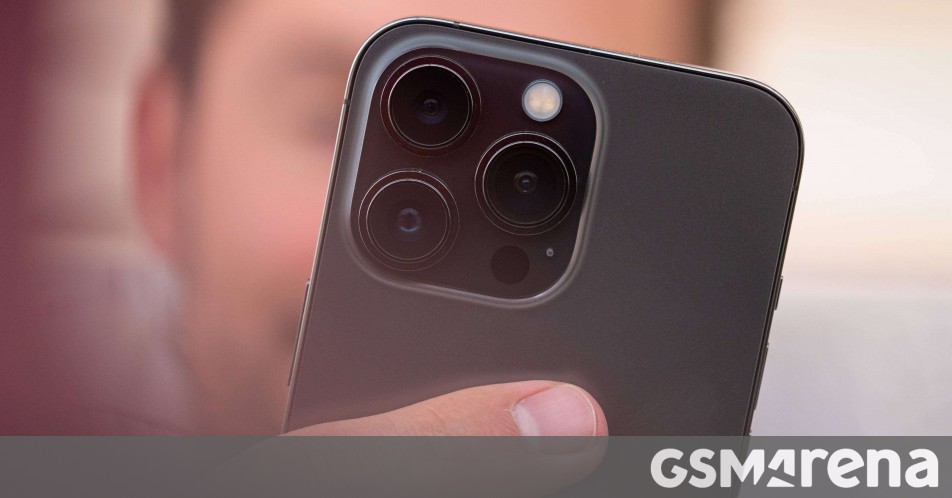 Μια νέα διαρροή υποδηλώνει ότι το iPhone 15 Pro Max θα χρησιμοποιεί την ίδια κύρια κάμερα και τεχνολογία οθόνης με το iPhone 14 Pro Max
