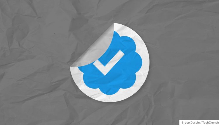 Οι μπλε επιταγές εμφανίζονται ξανά στο Twitter εάν ενημερώσετε το βιογραφικό σας, lmao