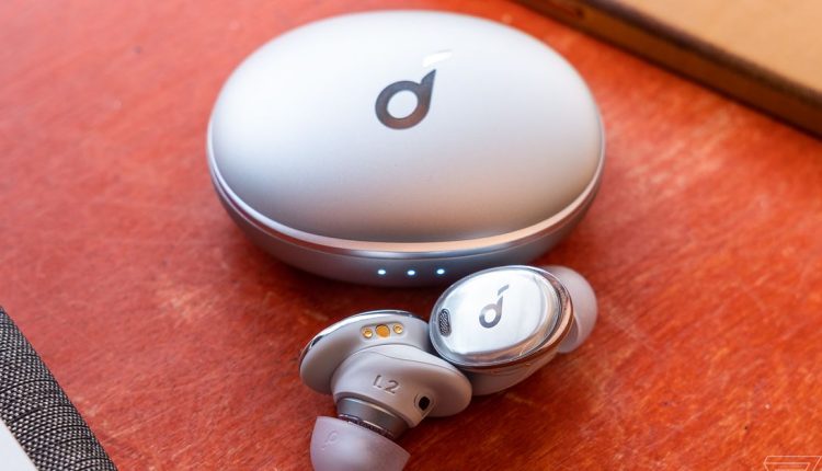 Τα ακουστικά ακύρωσης θορύβου της Anker Liberty 3 Pro είναι μισά εκτός λειτουργίας αυτή τη στιγμή
