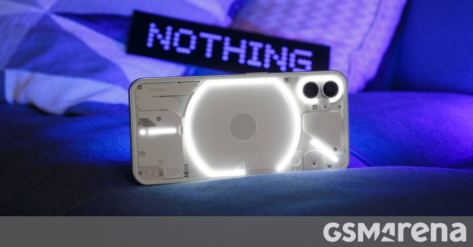 Το Nothing Phone (2) έρχεται επίσημα τον Ιούλιο με μπαταρία 4.700 mAh
